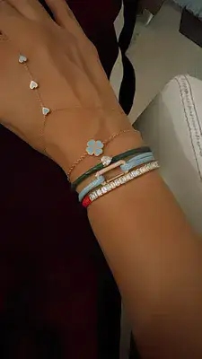 חצי צמיד טניס , צמיד יהלומים אמרלד קאט , יהלומי מעבדה. צמיד יהלומים עם חוט