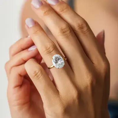 טבעת אירוסין, יהלום מעבדה בחיתוך אובל